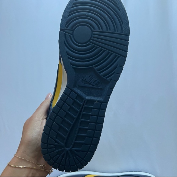 Nike Dunk Low ‘Michigan 2021’ - Picture 4 of 7